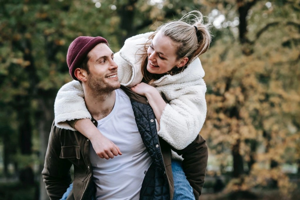 How a Relationship Coach Can Help You Build Stronger Connections